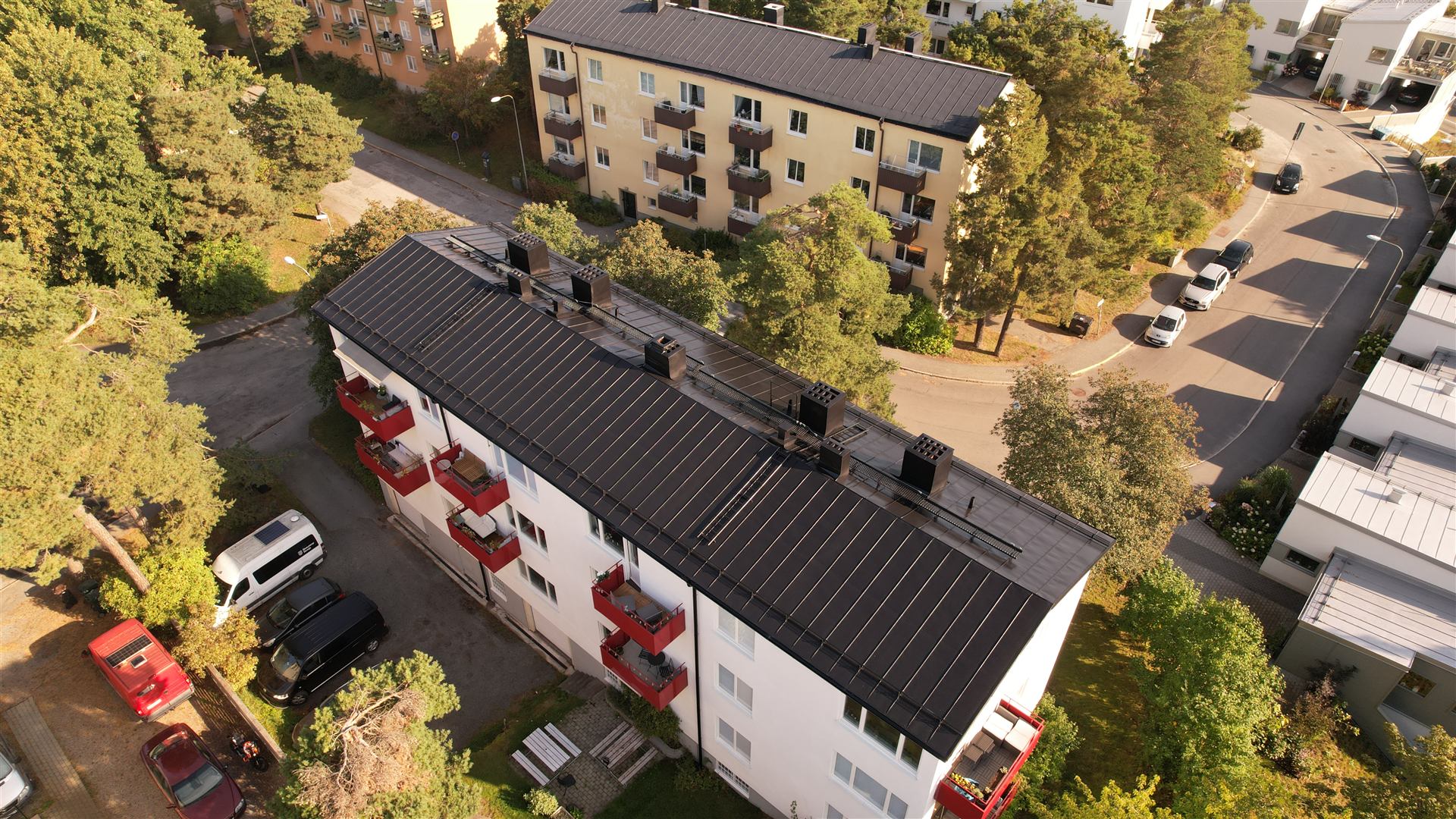 Takvård på plåt- och tegeltak